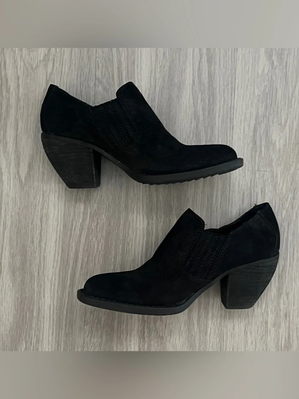 Born Black Suede Ankle Booties Women’s Size 6M Block Heel Comfort Chelsea Boots